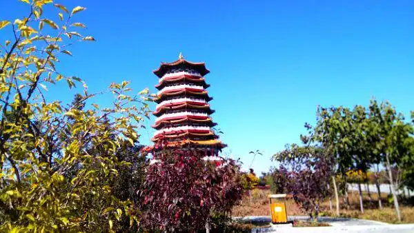 宁夏回族自治区固原市原州区古雁岭加油站旁