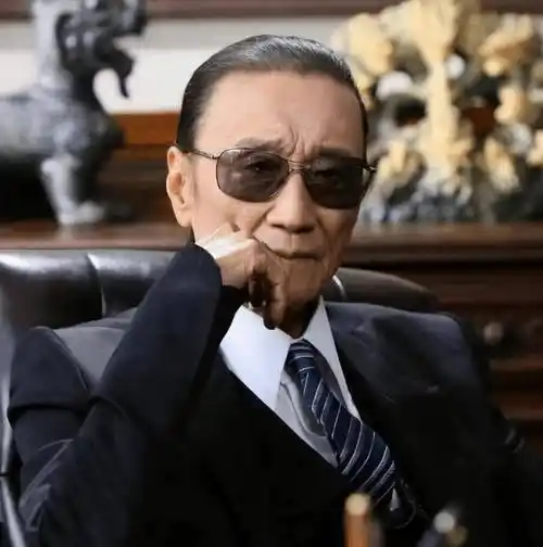 69岁谢贤"养"了12年的女友,比他小49岁,如今过得如何?_coco_年龄_感情