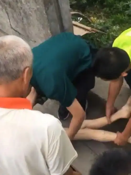 嘉兴4个孩子结伴下河洗澡洗着洗着1个不见了现场打捞视频曝光看了好