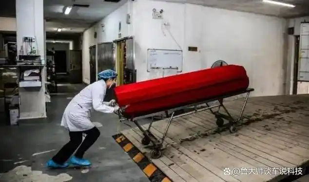 住高层的人死了,需从电梯里运尸下来,可邻居都阻挡,该怎么办?