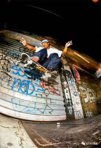 吸引着 thrasher,primitive 及 vans 等品牌的滑板定格动画