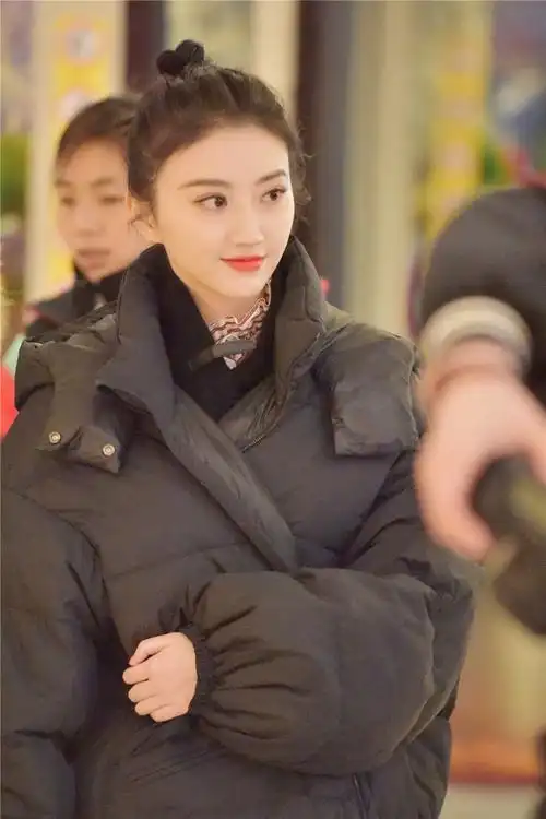 景甜现身春晚彩排状态好有望连续两年登春晚舞台