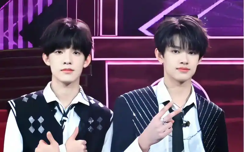 【张极 张泽禹】《gee》双人同屏直拍「tf家族2023新年音乐会-瞬间」