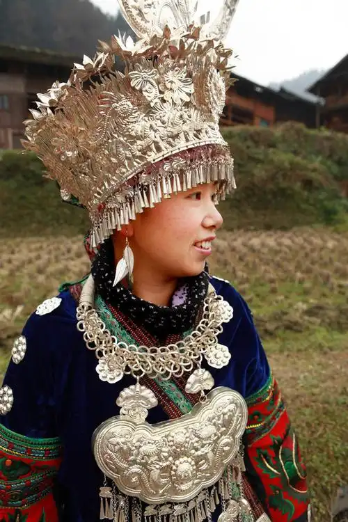 少数民族盛装人像