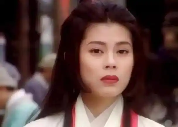 "任盈盈"梁佩玲经历车祸毁容,当红时转行做推销员,55岁仍