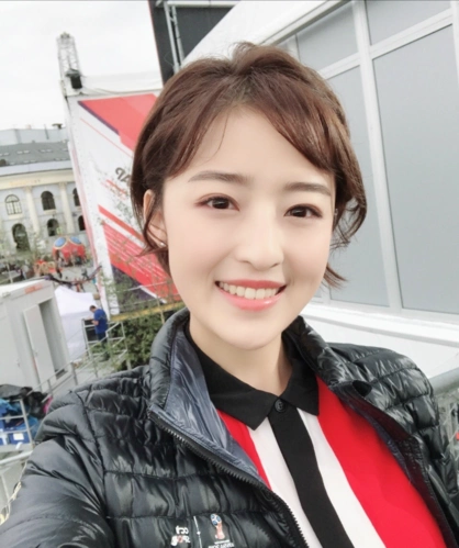 央视体育美女主持人杨茗茗太过精致的五官兼具美貌与幽默