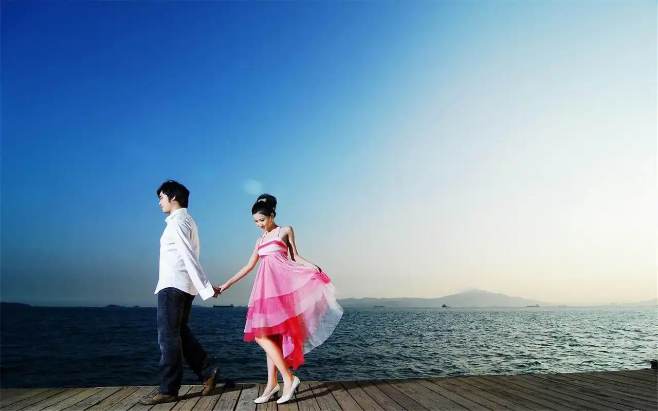 幸福情侣简单浪漫的婚纱照高清壁纸图片高清大图预览1920x1200_高清