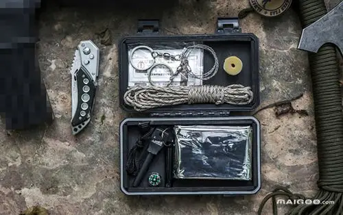【户外求生工具】野外生存工具有哪些 户外求生必不可少的工具刀具