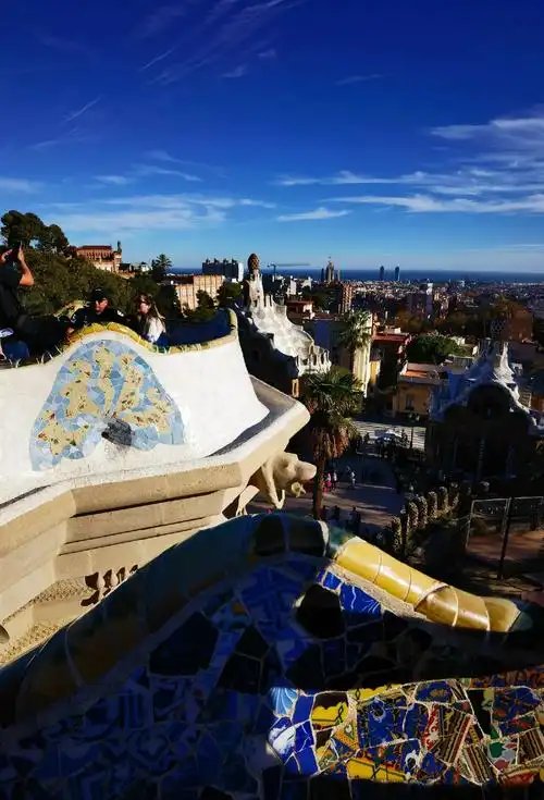 奎尔公园,高迪作品.位于西班牙巴塞罗那市区市北,占地20公顷 - 抖音