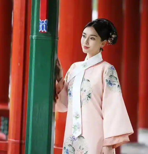 angelababy在遇见天坛中首次尝试的清宫造型也太亮眼了吧