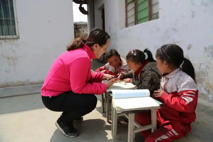 远山的呼唤 徐素琴,江树清夫妇大凉山支教生活记事