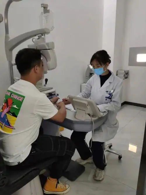 实在忍不住了多年的近视手术终于做完了