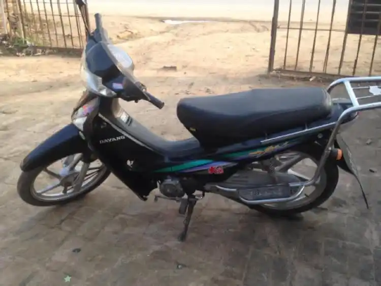 "正在消失"经典老摩托车,第2辆油耗1l,90后见都没见过!