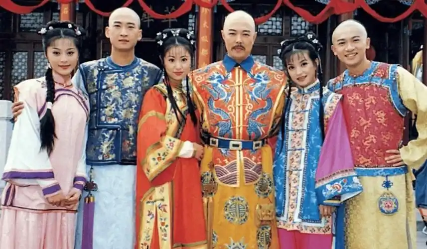 琼瑶去世之后,竟然有网友提问,《还珠格格》当年播出之时爆了吗