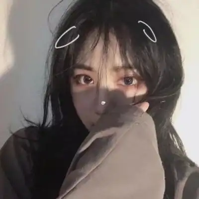 半颗星辰^女生高冷伤感头像