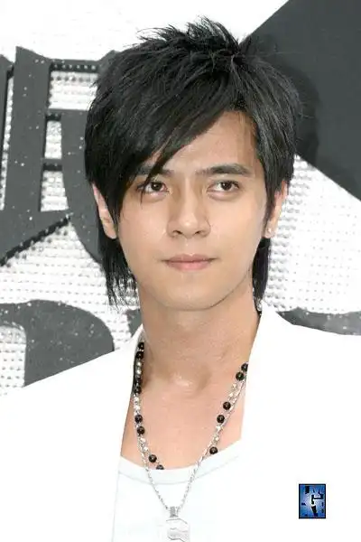 找罗志祥一张以前很胖时候的照片.