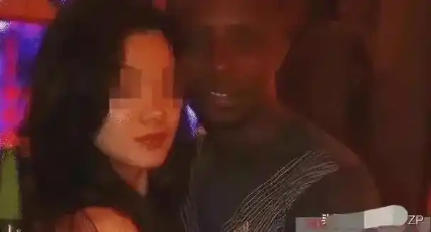 成都女教师婚内出轨黑人外教