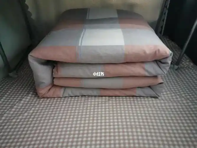 女大学生坚持叠被子day19