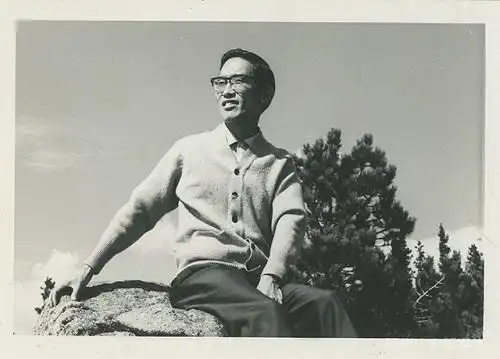 "茱萸之子"余光中:在《琅琊榜》里寻觅玄武湖