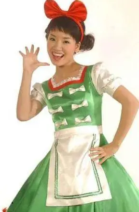 央视少儿主持红果果嫁给绿泡泡,夫妻恩爱10年,一家三口惹人羡_陈苏