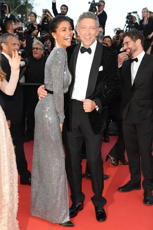 文森特·卡索和女友,意大利名模蒂娜·库纳耶