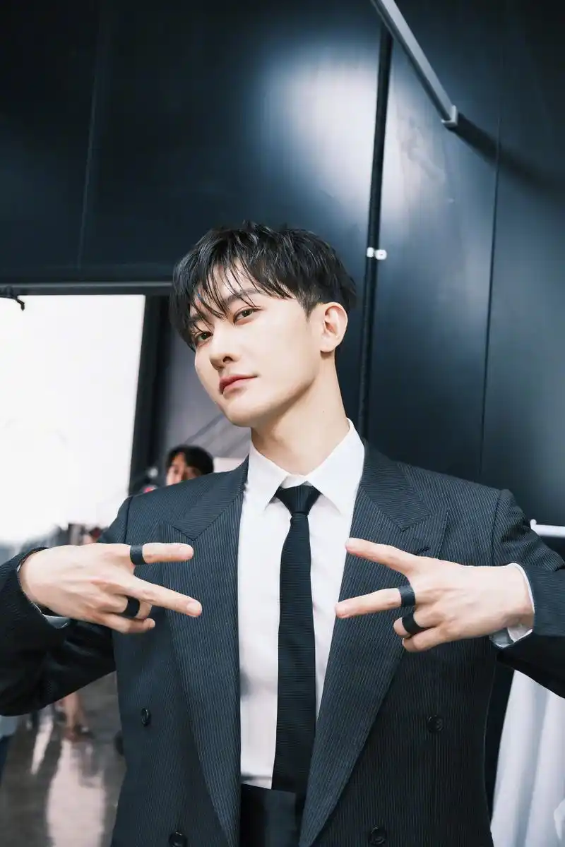 【manana】suit dance拍摄花絮照91#觅语甜言##周觅##属于六月的歌