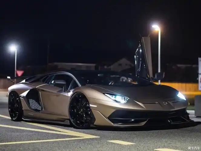 兰博基尼svj黑色魅影这个颜色无敌了