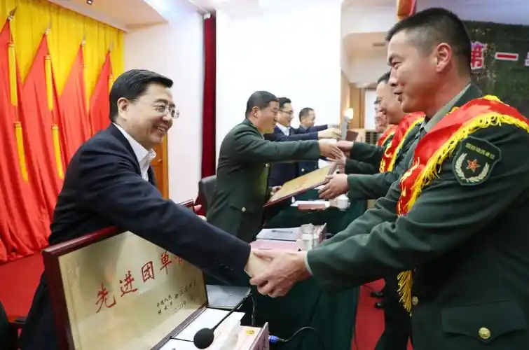 温州军分区党委召开十二届五次全体扩大会议