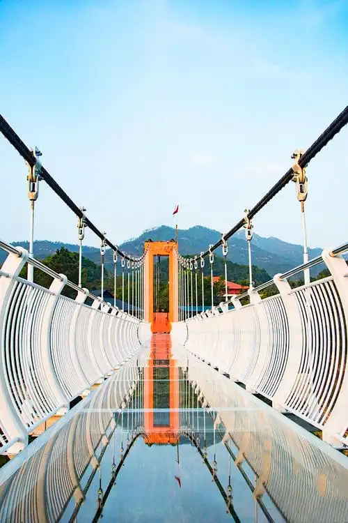 琉璃光桥夜景也是超赞的!