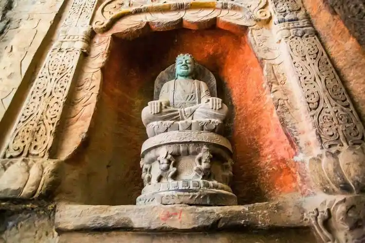 河北邯郸响堂山石窟,探秘北齐王朝的精美石窟,看后让人叹为观止_大佛