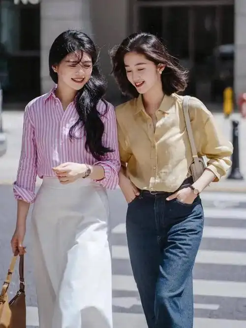 早春"衬衫"流行这么穿,搭配牛仔裤和裙子,既高级洋气又显气质