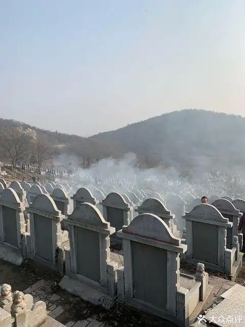 青龙山公墓图片