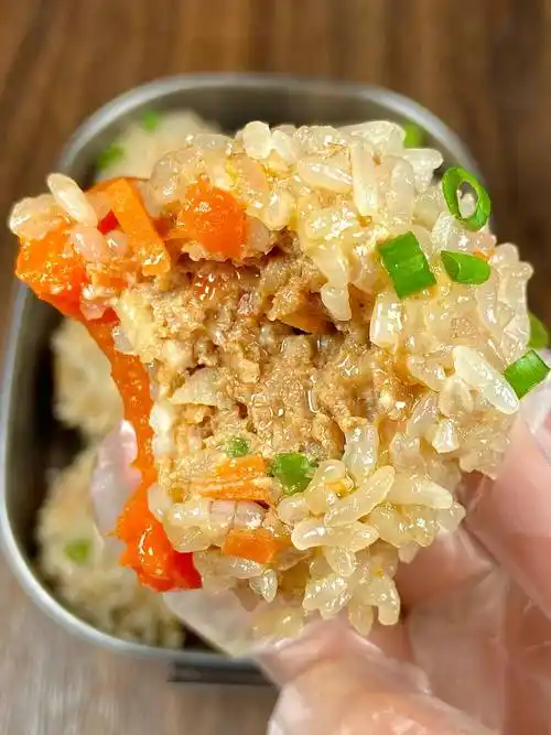 一口吃下的满足感:晶莹剔透的珍珠糯米丸子