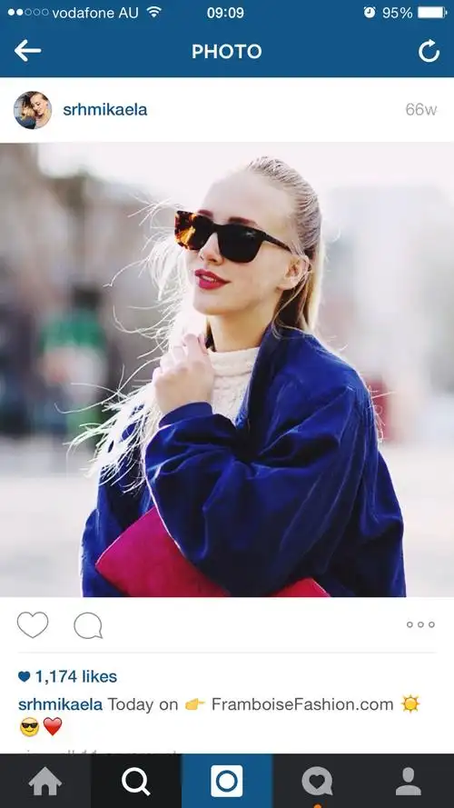 丹麦博主 srhmikaela# 少见的一张复古风,搭配妆容参考