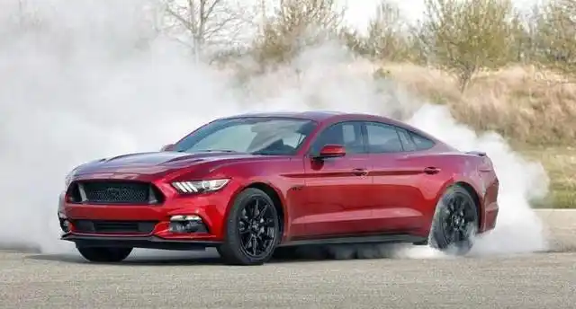 奥迪a6坐不住了 福特野马四门轿跑效果图曝光