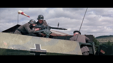 《虎口脱险》斗鸡眼小兵啥来头?指挥娶了哪位名媛?细说经典幕后