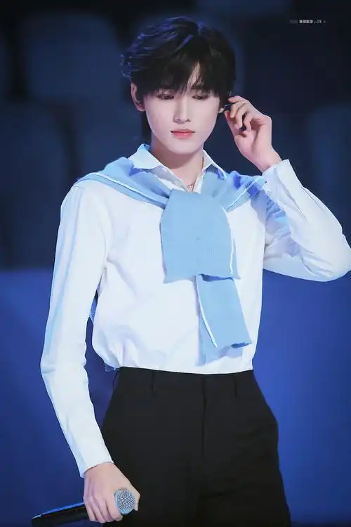 宋亚轩宋亚轩美图宋亚轩帅照宋亚轩壁纸