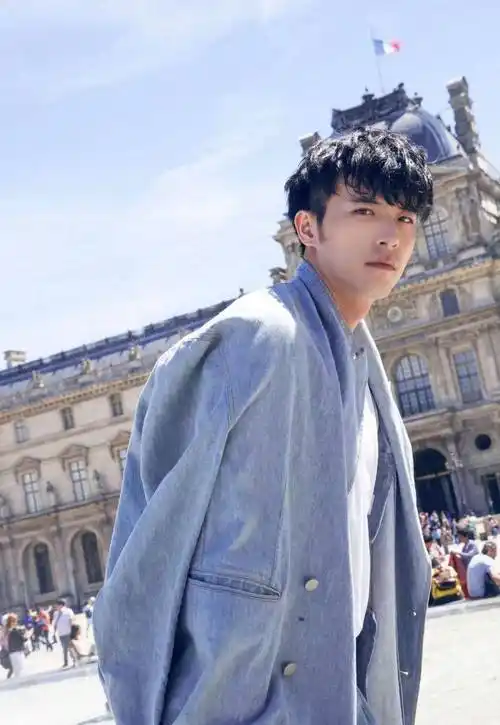 被张天爱爆锤的徐开骋:撩妹才是霸总的正经事业_角色_女人_美女