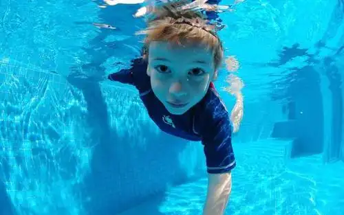 潜水中的孩子们(6)