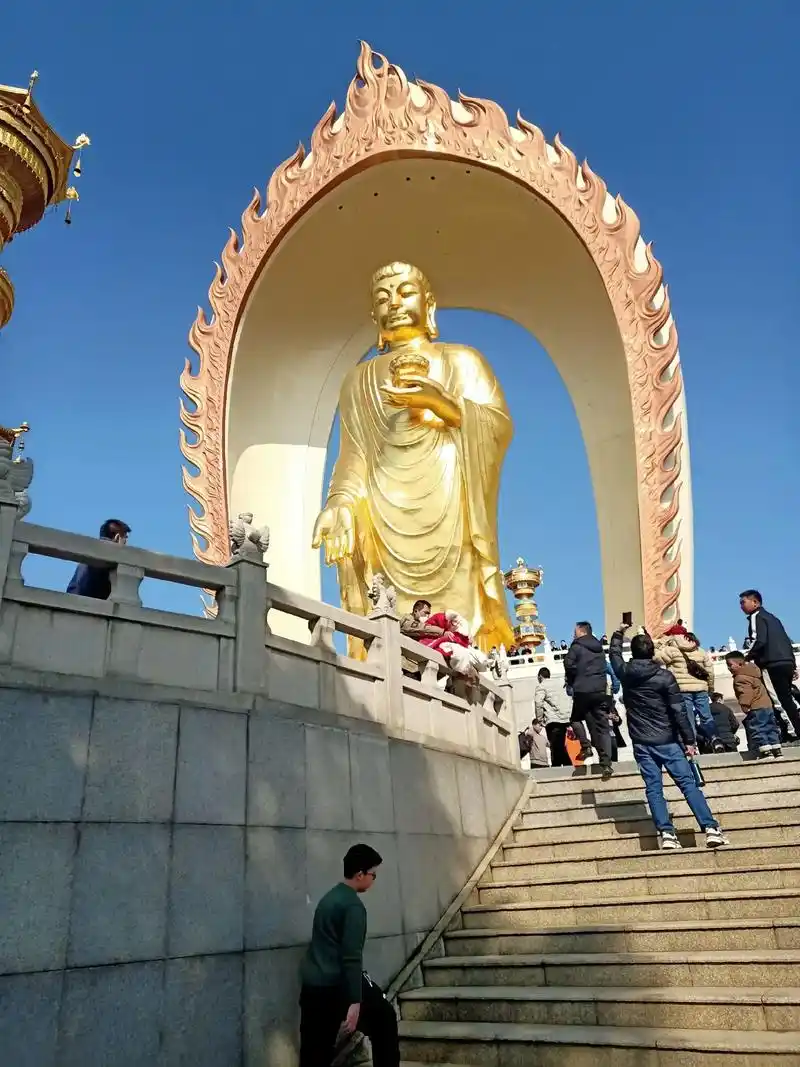 无论你在中国那个地方,但请你一定要来一次九江的东林大佛,这里 - 抖