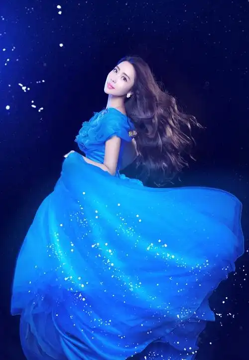 气质宅男女神性感晚礼服私房照写真图片下载