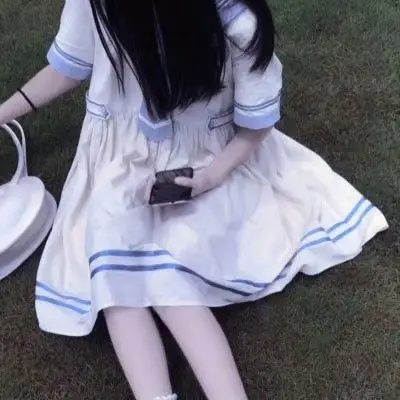 学生腿部裙子女生头像