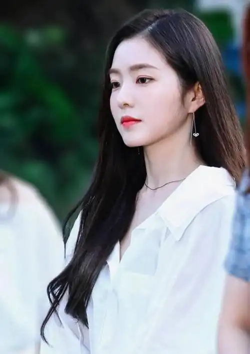 冷艳孤傲的冰山美人裴珠泫