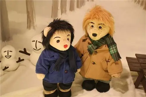 这两个比较像恋人,哦恋熊,哈哈!