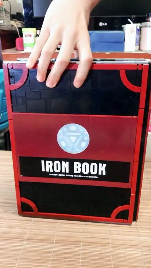 用两天完成作业后的时间把心心念念的钢铁侠的书给拼