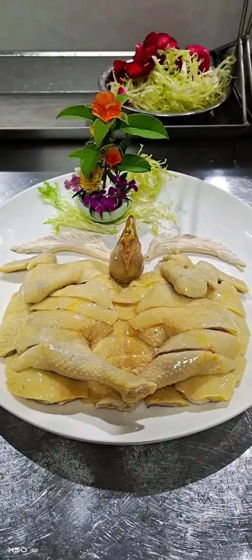 广东白切鸡砍件摆盘