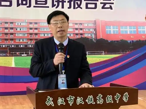 高中学生综合素质发展与文化成绩同等重要