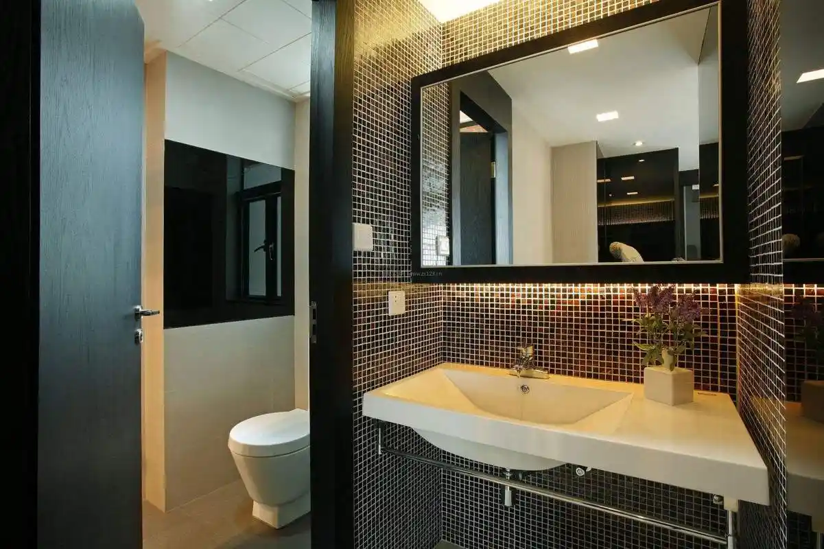 家庭装修,卫生间隔断应该怎么选?全隔断好还是半隔断好