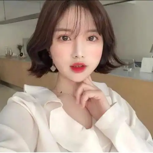 适合微胖女生的短发发型,谁说脸胖的女生不适合短发?