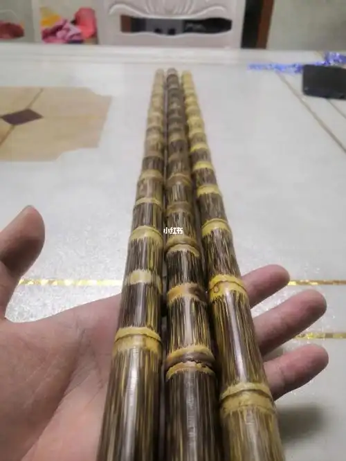 文玩实心玉竹手把件,材质是实心竹,花纹漂亮,竹节均匀,盘玩上色包浆